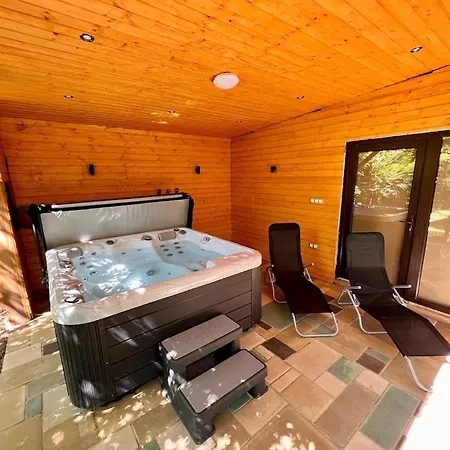 Zegzug Holiday home *